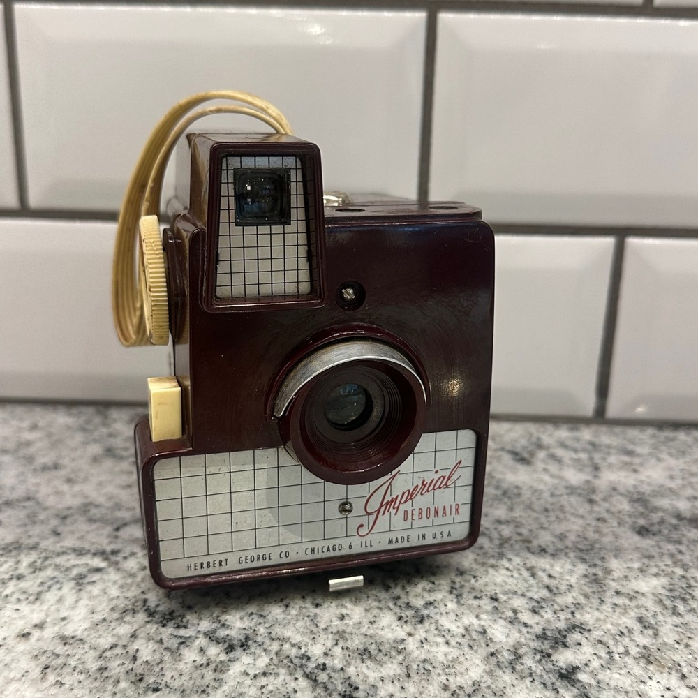 Imperial Debonair Camera Maroon Bakelite Vintage 620 Film MCM Prop Untested